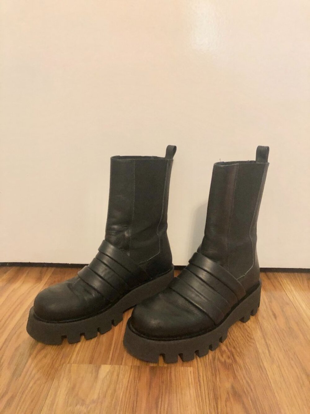Paloma Barcelo Black Leather Chunky Chelsea Boots size 39 or 8.5 Spain Moto - Picture 2 of 13
